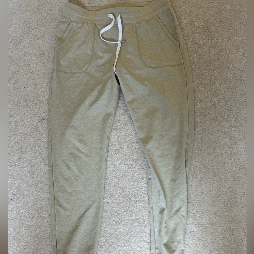 Zyia beige joggers